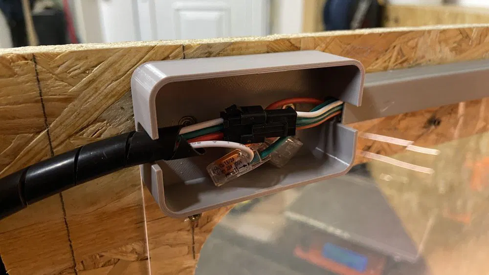 Hộp đựng dây cáp có nắp gài - Image 2