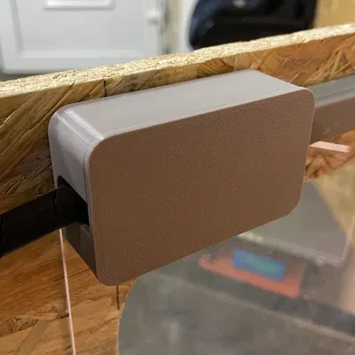 Hộp đựng dây cáp có nắp gài