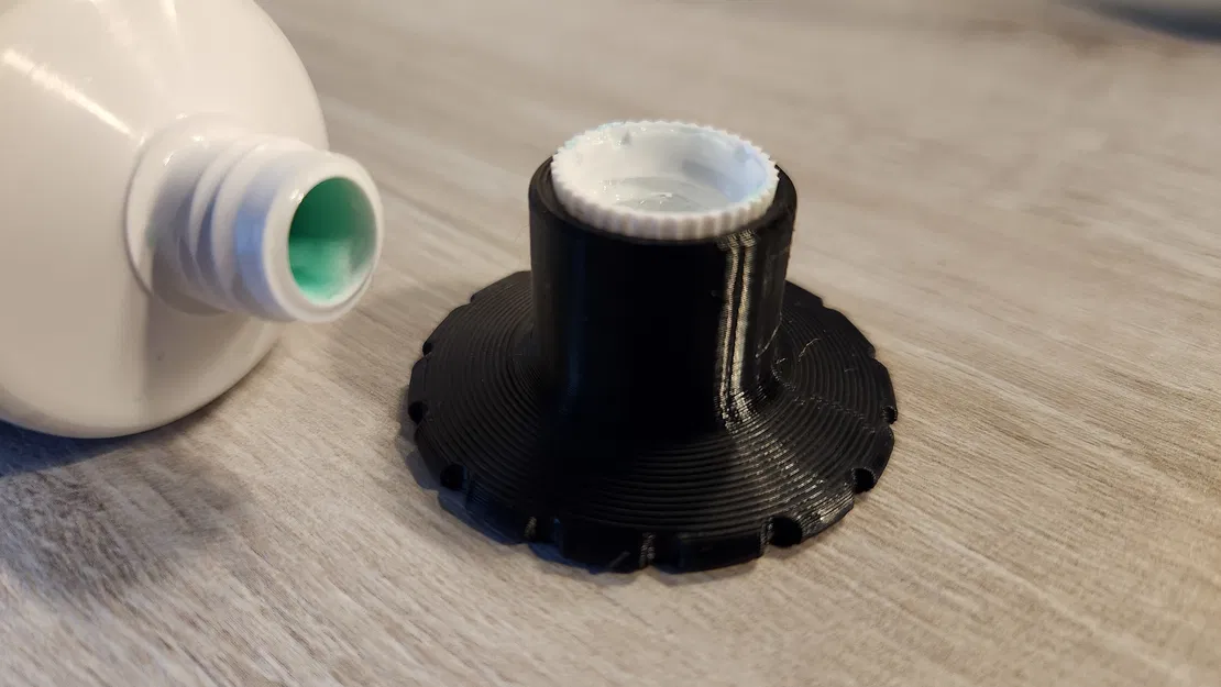 Đế Đựng Kem Đánh Răng Crest - Image 3