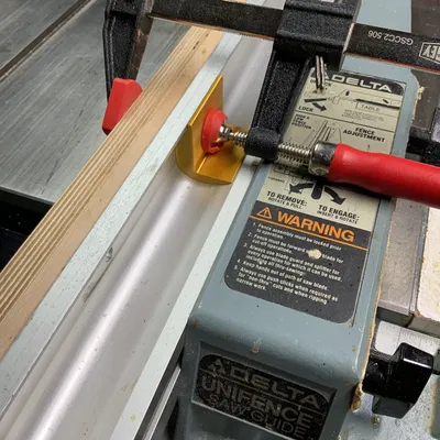 Pát Kẹp Delta Unifence