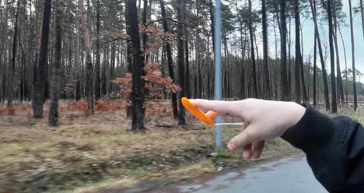 Ván Lướt Sóng Cho Ngón Tay (Finger Surf) - Image 3