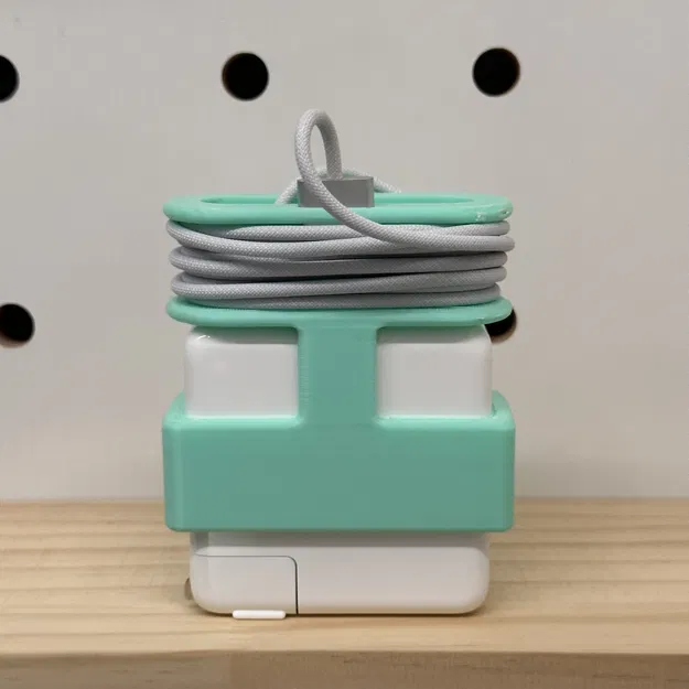 Hộp đựng sạc MacBook Pro M2 - Image 1