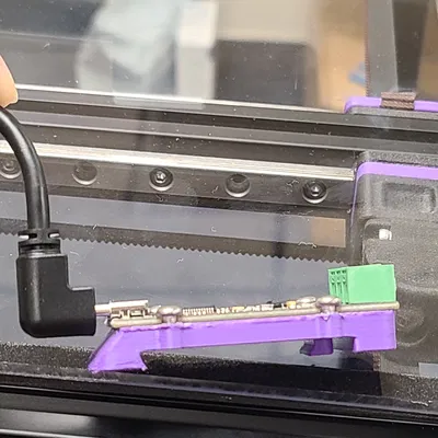 Kẹp ray Din UCan Fysetc có chỗ cho đầu nối USB-C lớn hơn