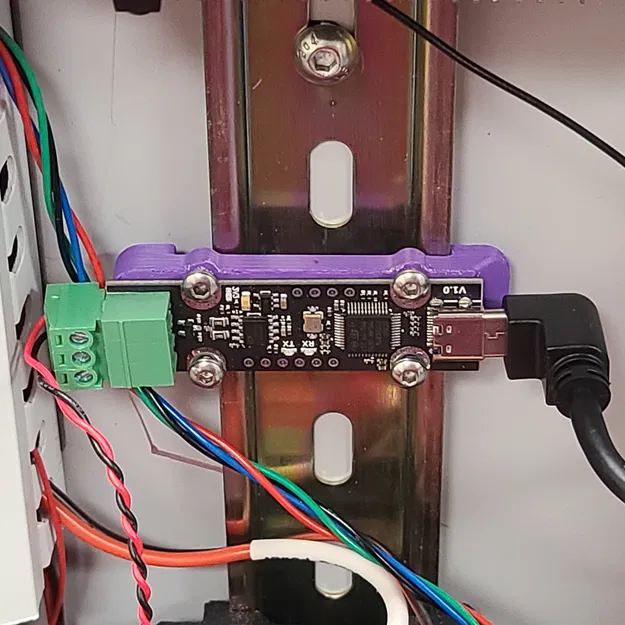 Kẹp ray Din UCan Fysetc có chỗ cho đầu nối USB-C lớn hơn - Image 2