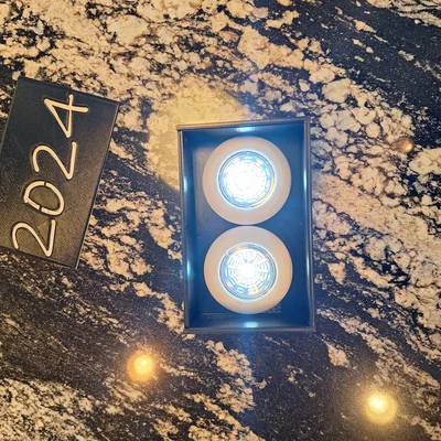 Bảng hiệu đèn LED "New Year's Light up sign" đón Năm Mới