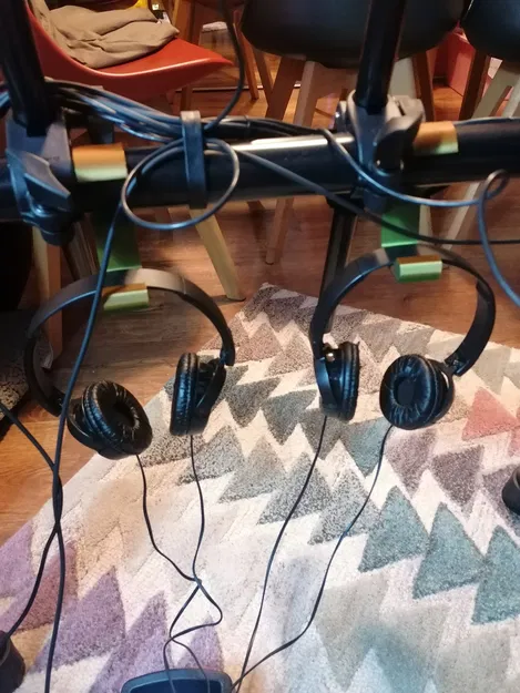 Kệ Giữ Tai Nghe Cho Trống Roland - Image 1