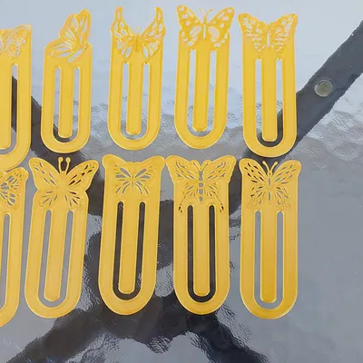 Móc Khóa Sách Hình Bướm 3D