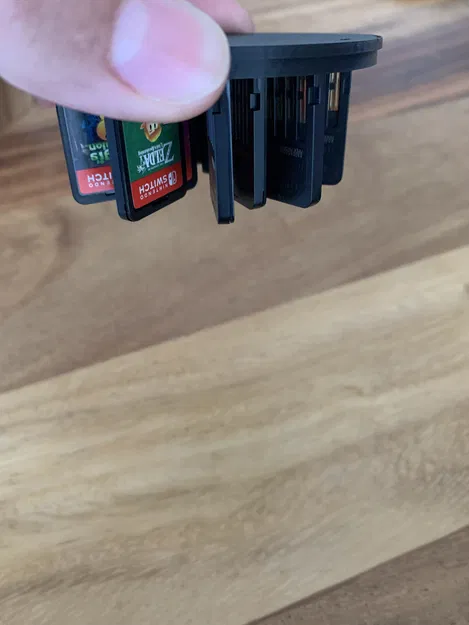 Hộp đựng băng game Nintendo Switch - Image 2