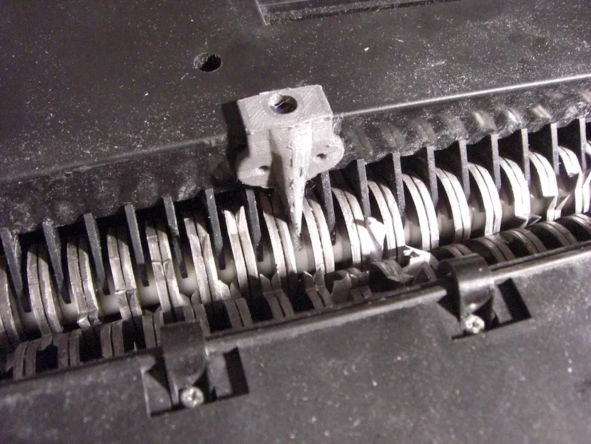 Răng thay thế cho máy hủy giấy Omnitech (hoặc tương tự) cắt chéo - Image 1