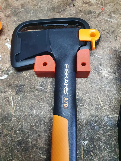 Giá đỡ Rìu Fiskars X7 - Image 1