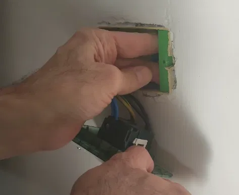 Chân đế để sửa hộp điện 503 bị gãy... - Image 4