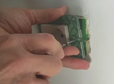 Chân đế để sửa hộp điện 503 bị gãy... - Image 5