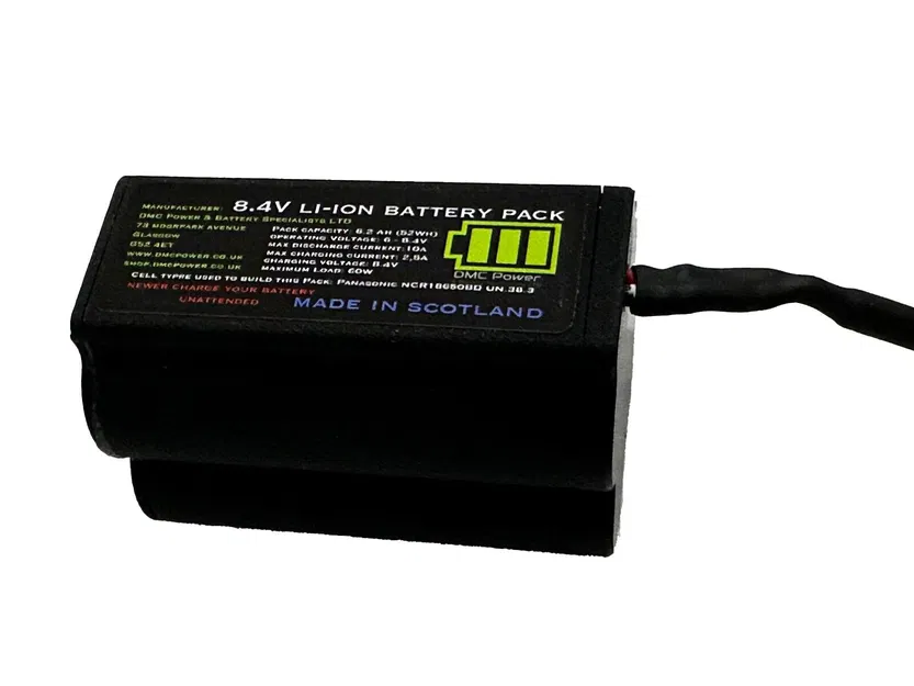 Hộp pin 7.6 / 8.4V cho đèn LED - Image 1