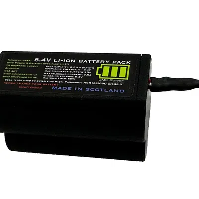 Hộp pin 7.6 / 8.4V cho đèn LED