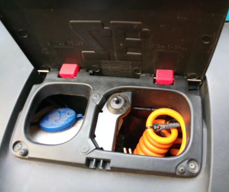 Bản lề thay thế cho nắp sạc (Renault Twizy) - Image 3