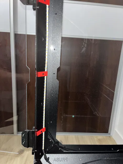 Giá đỡ dải đèn LED trong Tủ máy Prusa - Image 1