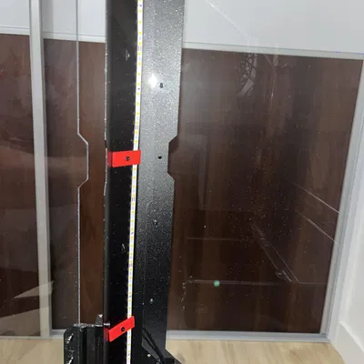Giá đỡ dải đèn LED trong Tủ máy Prusa