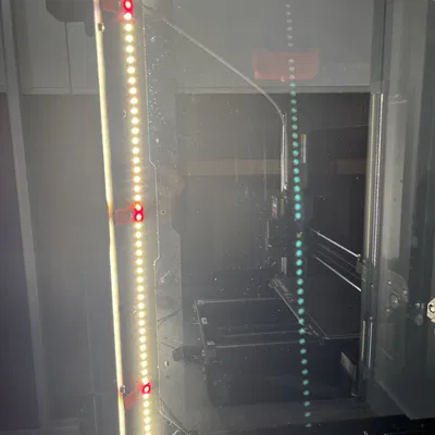 Giá đỡ dải đèn LED trong Tủ máy Prusa