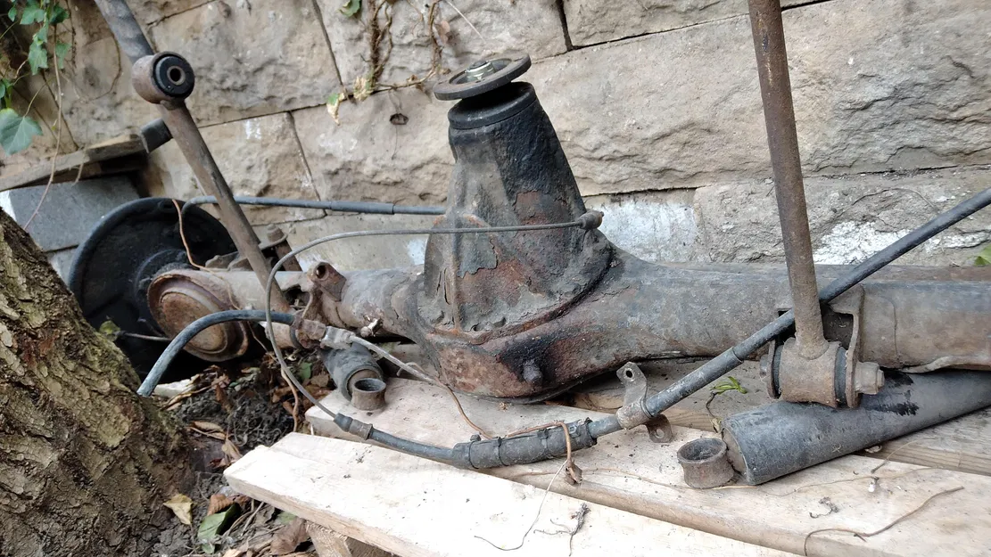 Nắp Che Ly Hợp Trục Sau Xe LADA - Image 1