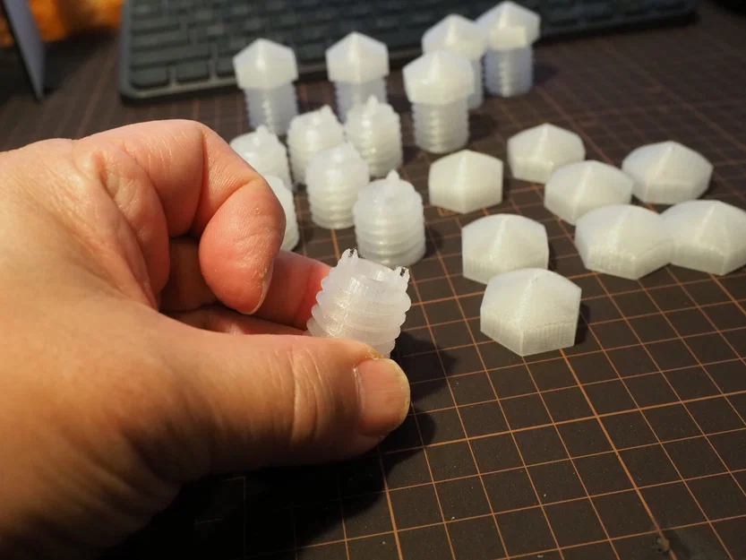 Trang Trí Cây Thông Noel Hình Vòi Phun LED - Image 2