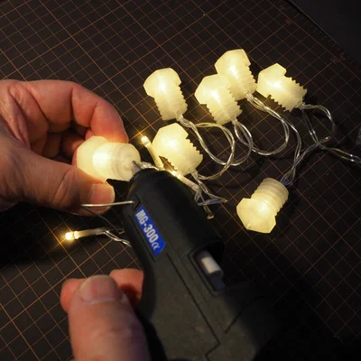 Trang Trí Cây Thông Noel Hình Vòi Phun LED