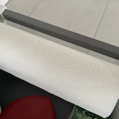 Giá đỡ cuộn giấy bếp trong ngăn kéo