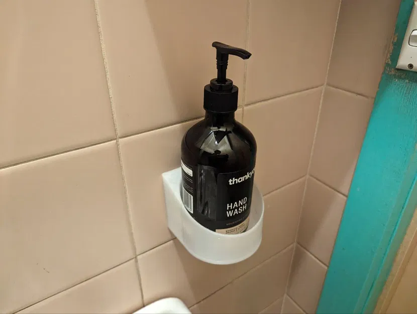 Giá Đỡ Chai Gắn Tường (Dùng Command Strips) (Tùy Chỉnh OpenSCAD) - Image 1