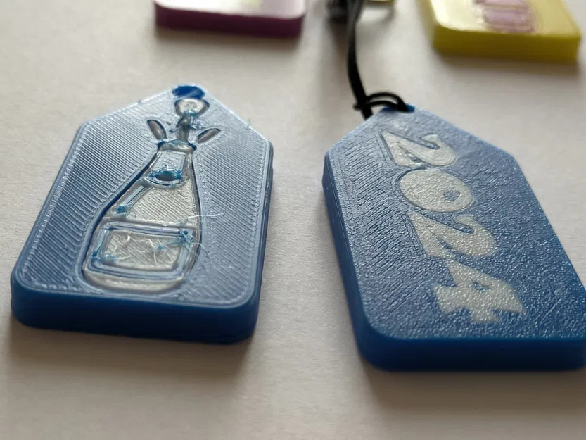 Móc Khóa 2024 Đa Sắc Có Chai - Image 4