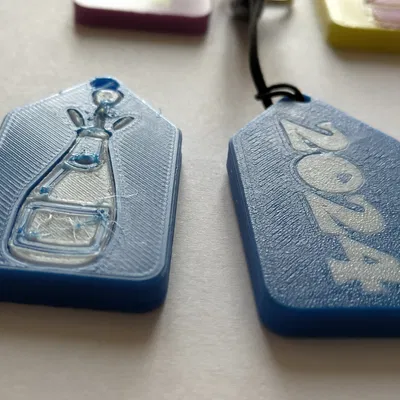 Móc Khóa 2024 Đa Sắc Có Chai