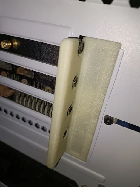 Nắp Khóa Khe PCI-E Montech Air 100 - Image 1