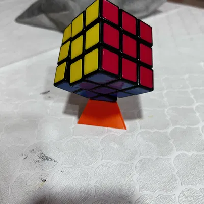 Chân đế Rubik's Cube