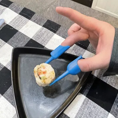 FingerChops - Dụng cụ tập gắp cho người khó dùng đũa