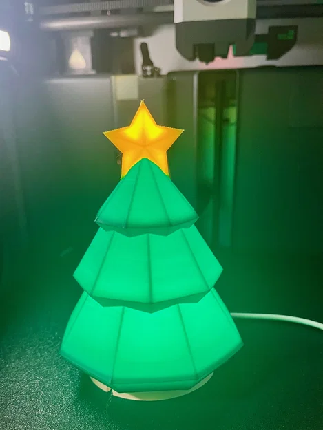 Cây Thông Noel Có Đèn Sao (Bộ Đèn LED Bambu 001) - Image 1