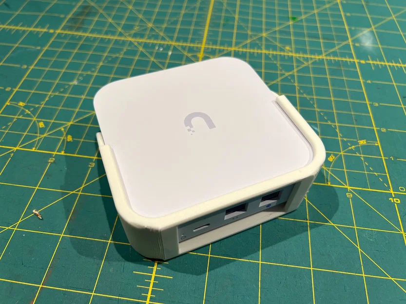 Giá Treo Tường Cho Unifi UXG Lite - Image 2