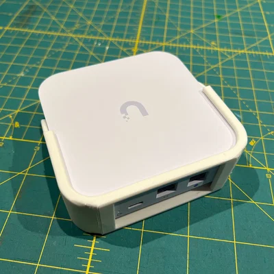 Giá Treo Tường Cho Unifi UXG Lite
