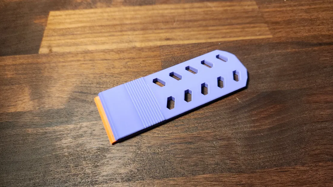 Dụng Cụ Cạo Nhựa Cán Dài - Image 1