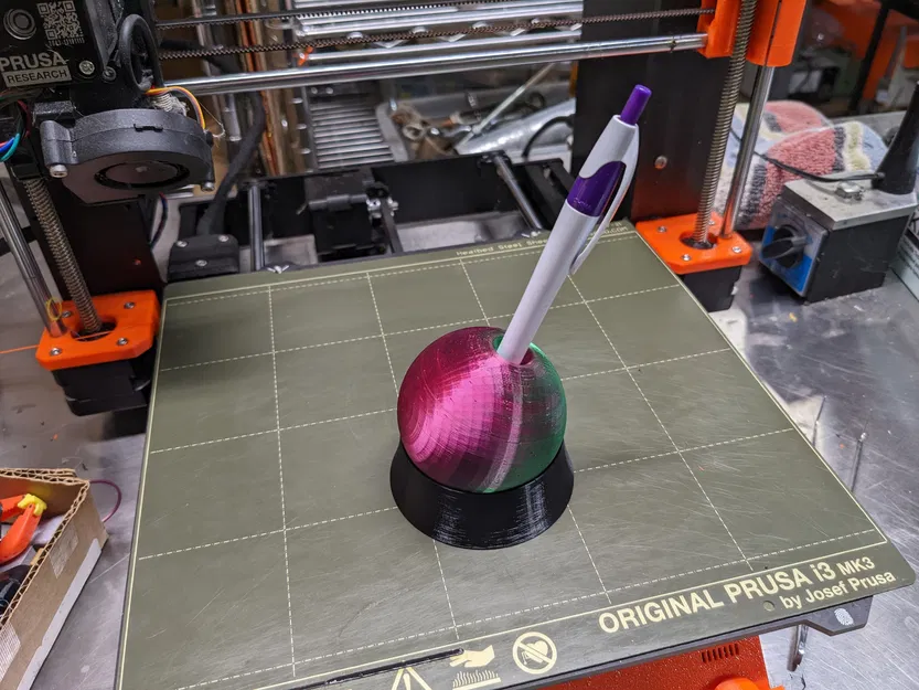 Giá Đỡ Bút - Hình Cầu Xoay - Image 1