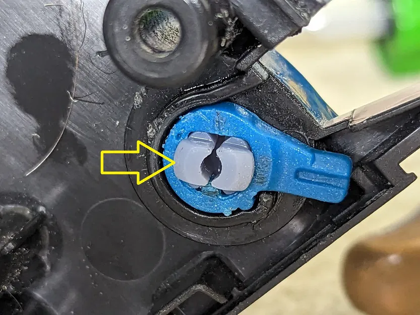 Chốt khóa đế máy hút bụi Shark - Image 1