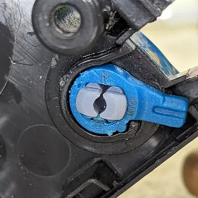 Chốt khóa đế máy hút bụi Shark