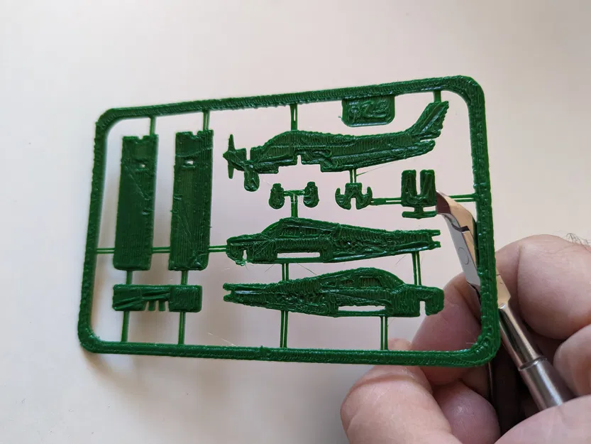 Mô hình máy bay Beechcraft Musketeer B23 dạng Kit Card - Image 6