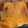 Mê Cung Nghiêng Thánh (Holy Inclined Maze) - Thumbnail 2