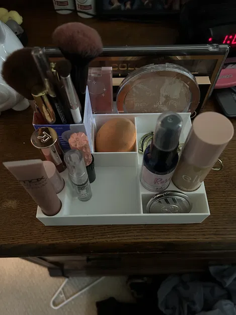 Kệ Đựng Đồ Trang Điểm - Image 1