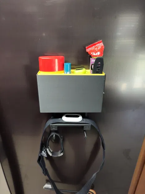 Giá Treo Đồ Chạy Bộ Garmin - Image 1