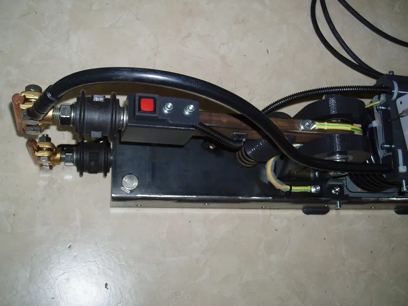 Giá đỡ cách điện M16 và nút bấm cho khung 40x20 máy hàn điểm - Image 1