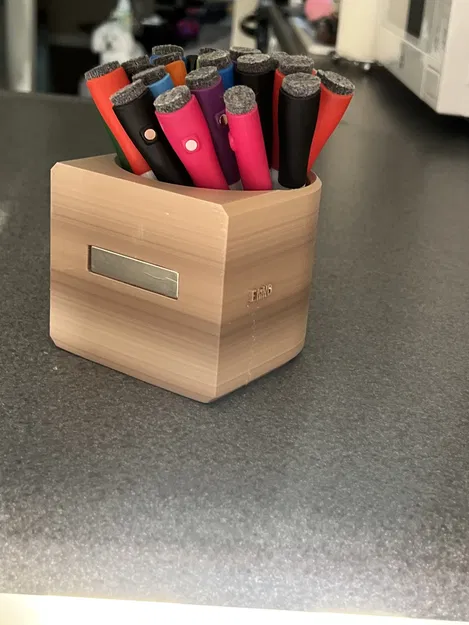 CỐC CẮM BÚT DẠ CÓ NAM CHÂM - Image 3