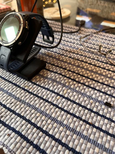 Giá Đỡ kiêm Sạc Garmin Quatix 7 - Image 3