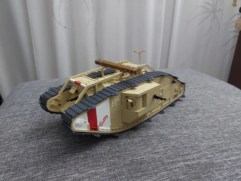 Mô Hình Xe Tăng Mark V Chi Tiết - Image 1