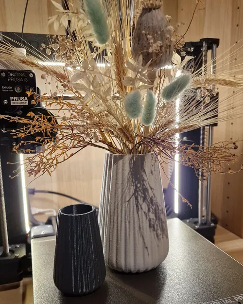 Bình Hoa Văn Khối Hiện Đại - Image 1