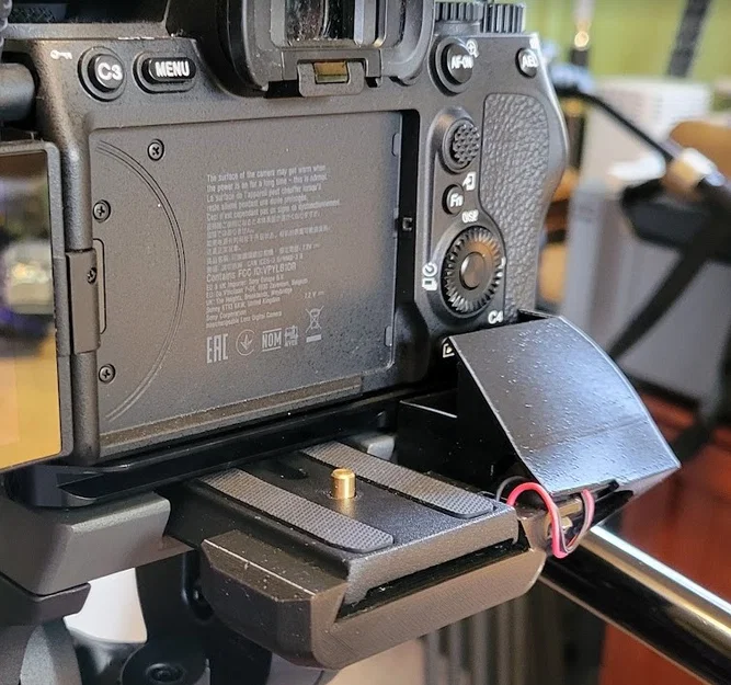 Quạt tản nhiệt USB cho Sony A7IV - Image 1