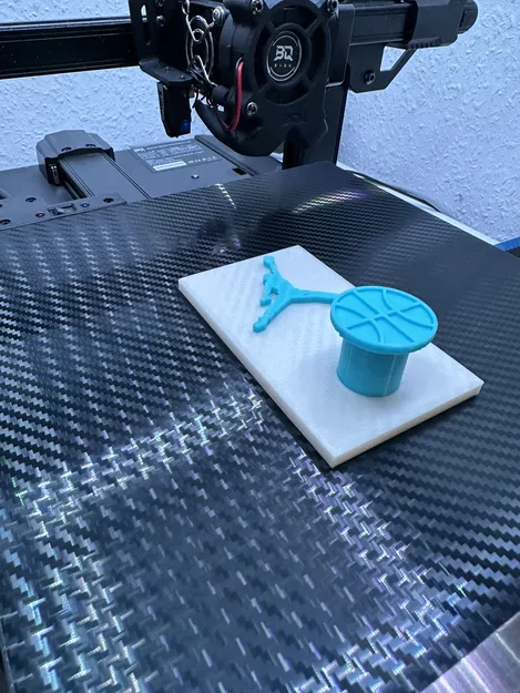 Giá Treo Nón Lưỡi Trai / Móc Treo Nón - Image 1